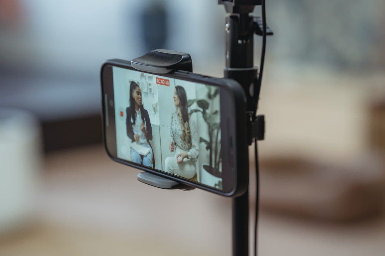 Las 8 mejores tácticas para el éxito de tus transmisiones de video en vivo