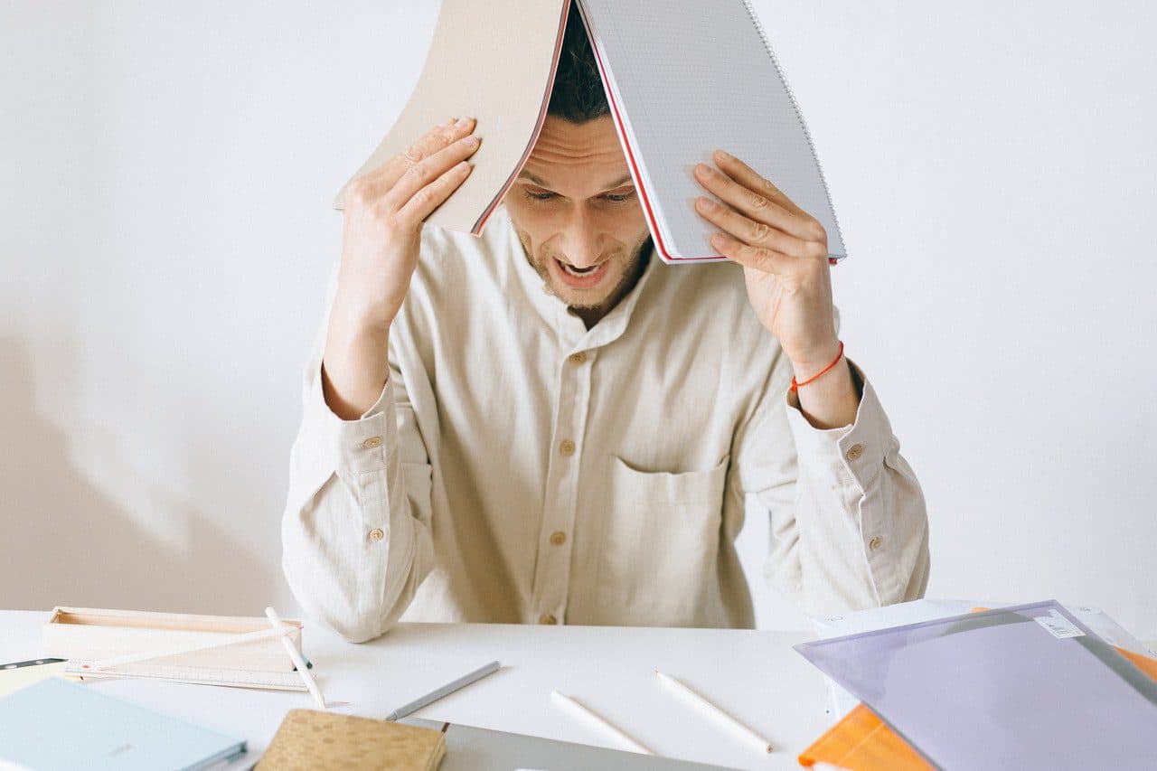 ¿Qué es el estrés laboral, el burnout y cómo manejarlo?